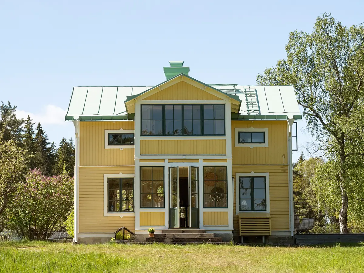 turn-of-the-century-villa-swedish-island-lovon-nordbu
